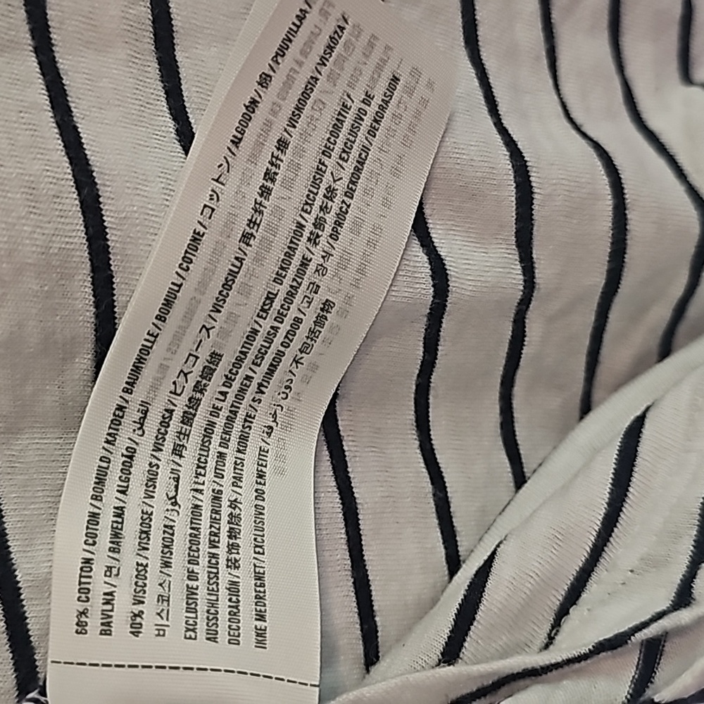 Abercrombie & Fitch Striped V Neck Long Sleeve Tee Size M - Picture 4 of 4